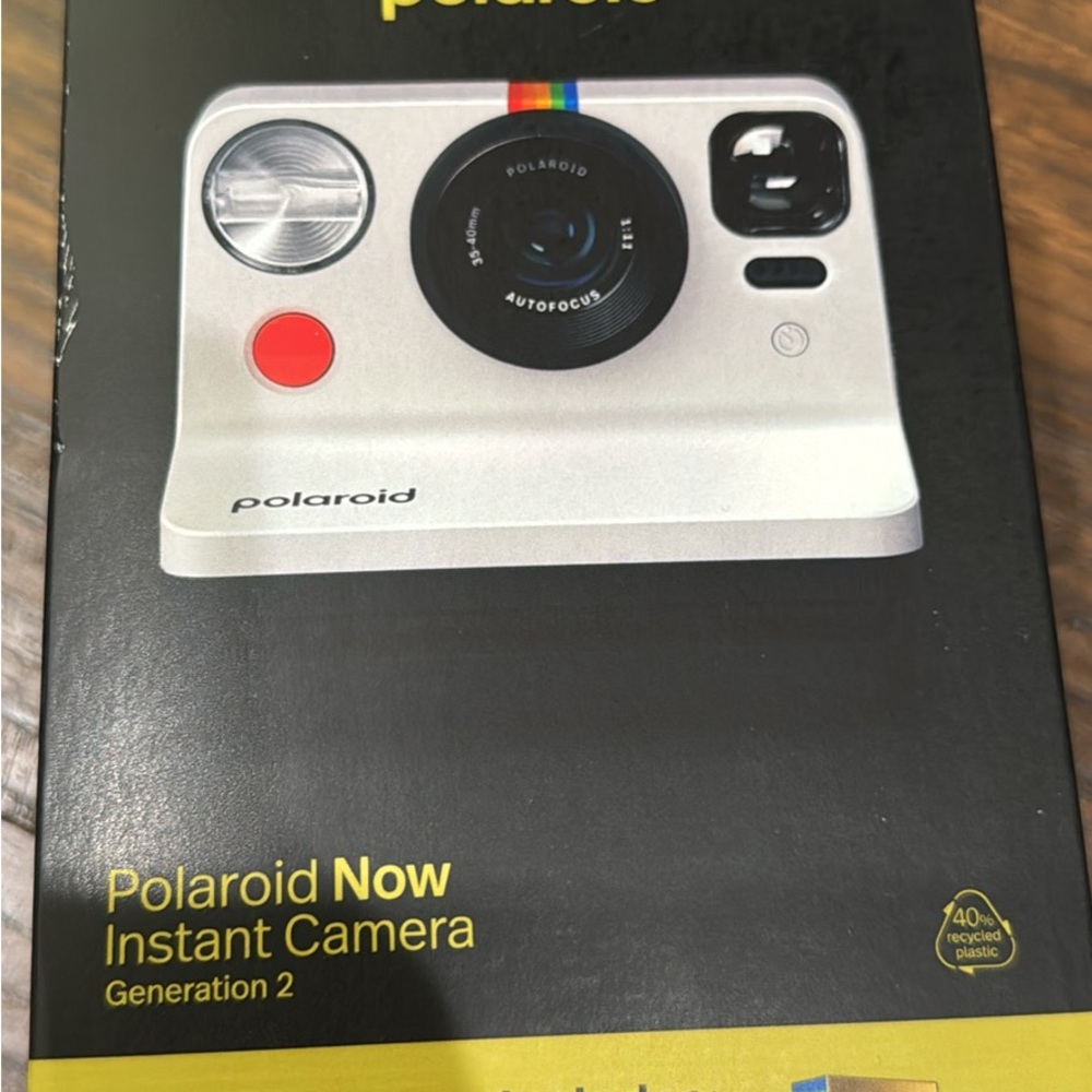 *NEW* Polaroid NOW Gen 2 Instant Camera Golden Gift Box Bundle - Black/White